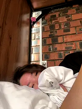 Snapshot of LAURA_LLL chatting on 09-16-25, 04:46 LAURA LLL online show from 09-16-25, 04:46