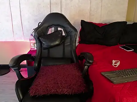 Snapshot of Dakashyten chatting on 09-18-25, 04:09 Dakashyten online show from 09-18-25, 04:09