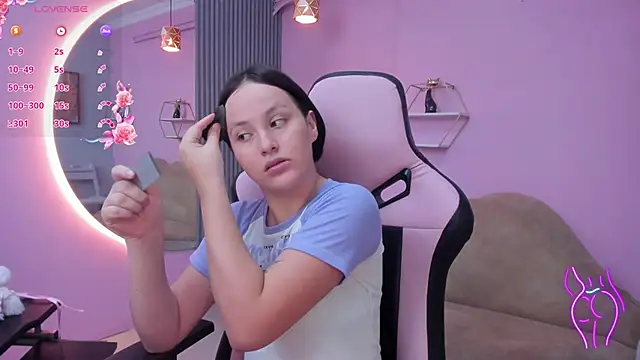 Snapshot of sofi__18_ chatting on 02-05-26, 04:55 sofi 18 online show from 02-05-26, 04:55