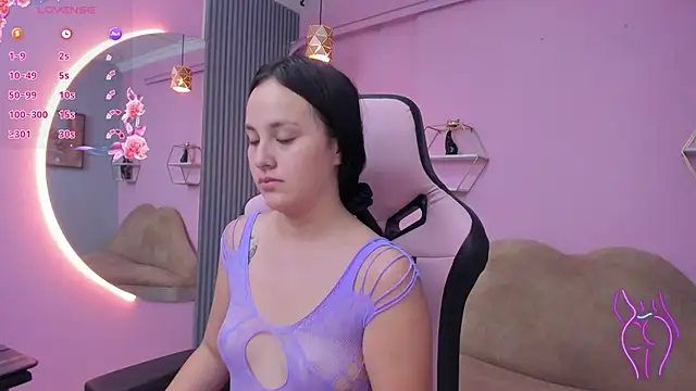 Snapshot of sofi__18_ chatting on 02-10-26, 05:06 sofi 18 online show from 02-10-26, 05:06