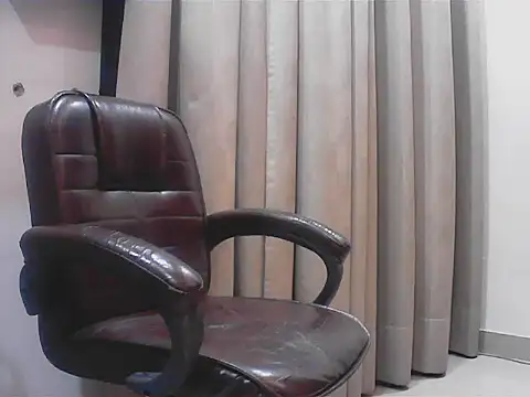 Snapshot of short_girl_ chatting on 09-25-25, 08:12 short girl  online show from 09-25-25, 08:12