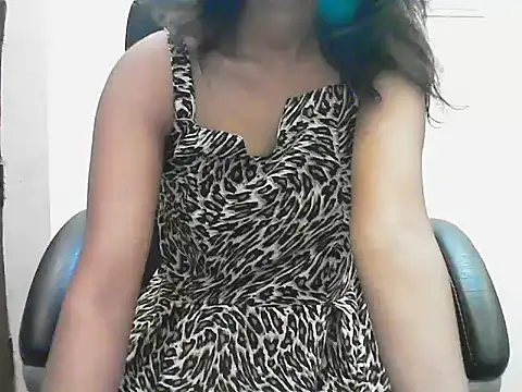 short girl  online show from 05-25-26, 04:46