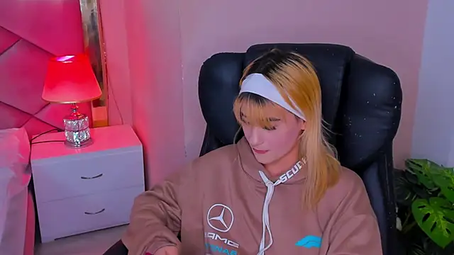 ChloeLaurentt online show from 03-10-26, 12:26