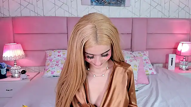 ChloeLaurentt online show from 05-17-26, 12:23