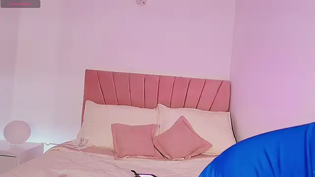 Snapshot of NyxTits chatting on 09-27-25, 07:30 NyxTits online show from 09-27-25, 07:30