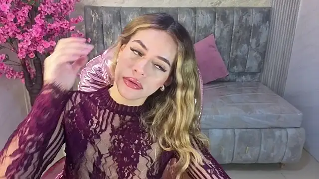 lilith4 s online show from 11-25-25, 01:11