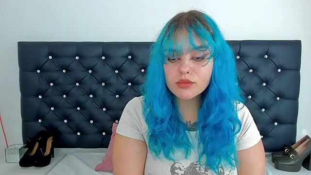 Snapshot of LunaWetPussy chatting on 09-15-25, 11:10 LunaWetPussy online show from 09-15-25, 11:10