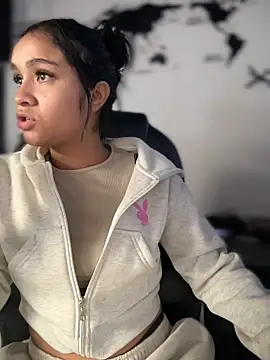 Isabella-Teen online show from 04-28-26, 01:49