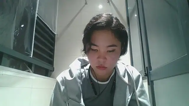 Snapshot of JennyCarpenter chatting on 10-30-25, 11:44 JennyCarpenter online show from 10-30-25, 11:44