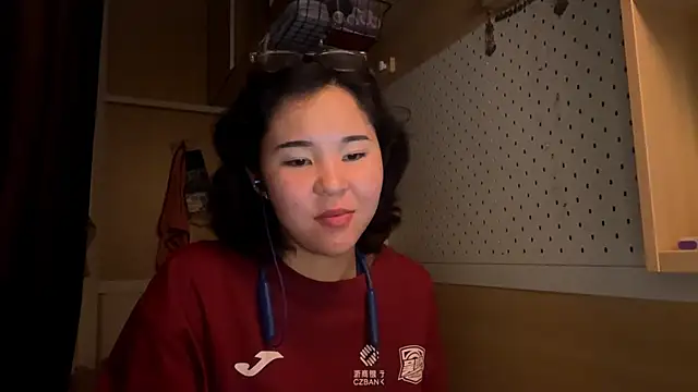Snapshot of JennyCarpenter chatting on 05-16-26, 11:03 JennyCarpenter online show from 05-16-26, 11:03