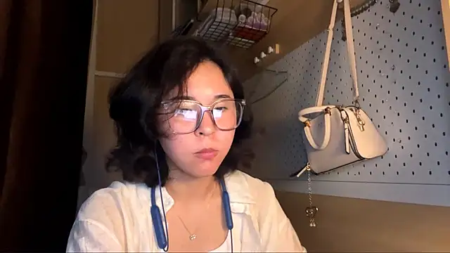 Snapshot of JennyCarpenter chatting on 05-19-26, 10:43 JennyCarpenter online show from 05-19-26, 10:43