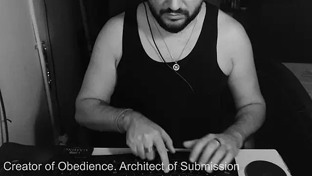 Snapshot of Lord_MasterX chatting on 09-23-25, 07:44 Lord MasterX online show from 09-23-25, 07:44