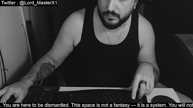 Snapshot of Lord_MasterX chatting on 09-29-25, 07:35 Lord MasterX online show from 09-29-25, 07:35