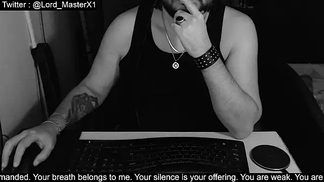 Snapshot of Lord_MasterX chatting on 12-14-25, 05:29 Lord MasterX online show from 12-14-25, 05:29