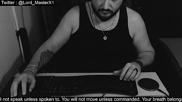 Snapshot of Lord_MasterX chatting on 02-14-26, 09:33 Lord MasterX online show from 02-14-26, 09:33