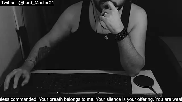 Snapshot of Lord_MasterX chatting on 03-10-26, 03:11 Lord MasterX online show from 03-10-26, 03:11