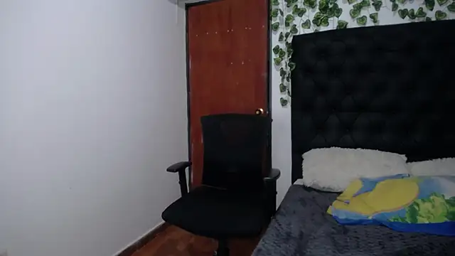 isabel 09 online show from 10-23-25, 03:33