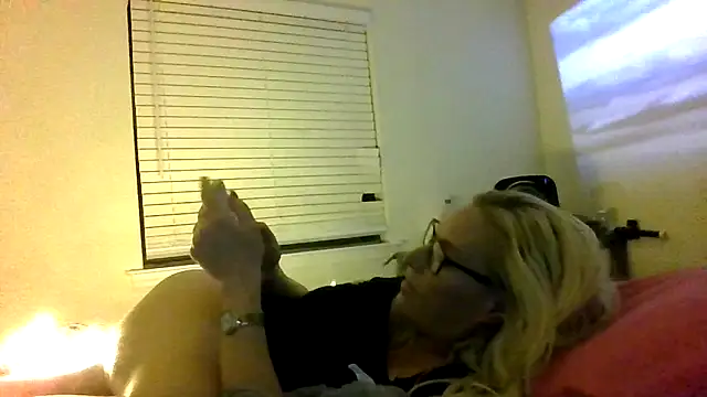 JemTastic online show from 09-18-25, 01:40