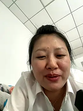 Snapshot of feifei1234 chatting on 10-17-25, 04:37 feifei1234 online show from 10-17-25, 04:37