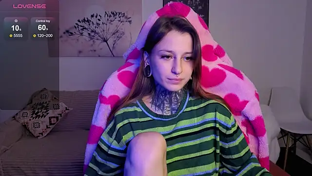 LilithPoison online show from 10-05-25, 06:06