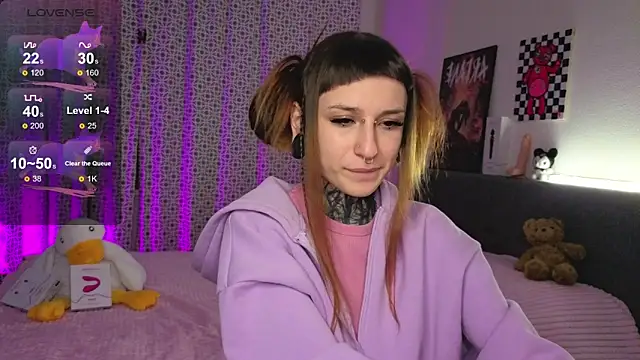 LilithPoison online show from 10-31-25, 06:09