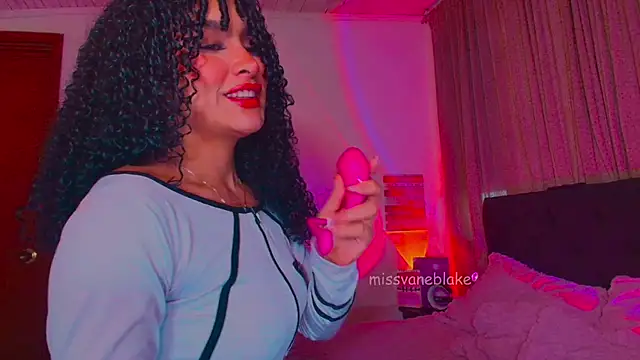 Snapshot of missvaneblake chatting on 02-12-26, 12:00 missvaneblake online show from 02-12-26, 12:00