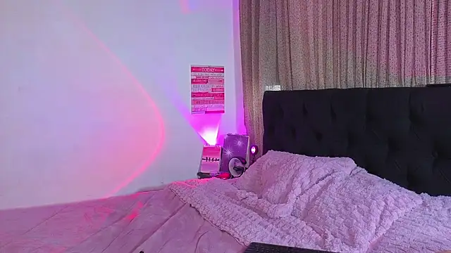 Snapshot of missvaneblake chatting on 03-12-26, 12:00 missvaneblake online show from 03-12-26, 12:00