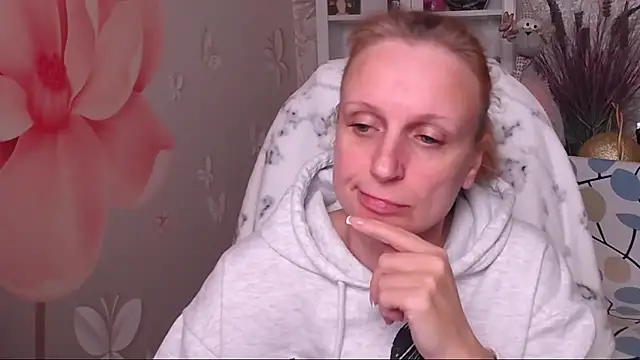 Snapshot of Venus_love1 chatting on 12-22-25, 06:16 Venus love1 online show from 12-22-25, 06:16