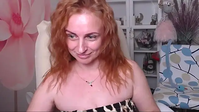 Snapshot of Venus_love1 chatting on 05-12-26, 05:32 Venus love1 online show from 05-12-26, 05:32