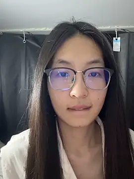 Snapshot of xiaobaimao6 chatting on 12-21-25, 04:58 xiaobaimao6 online show from 12-21-25, 04:58