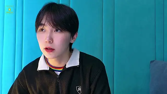 Snapshot of HeejinWang chatting on 09-22-25, 08:11 HeejinWang online show from 09-22-25, 08:11