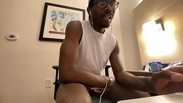 Snapshot of SandroSays chatting on 12-01-25, 12:04 SandroSays online show from 12-01-25, 12:04