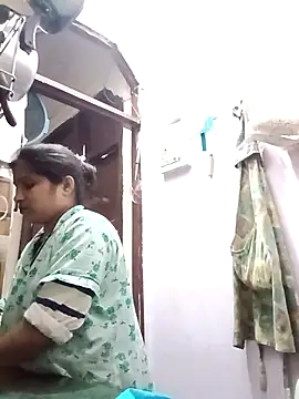 Snapshot of aliya-jaan71 chatting on 11-12-25, 05:24 aliya-jaan71 online show from 11-12-25, 05:24