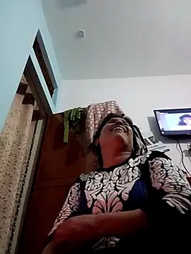 Snapshot of aliya-jaan71 chatting on 01-06-26, 01:48 aliya-jaan71 online show from 01-06-26, 01:48