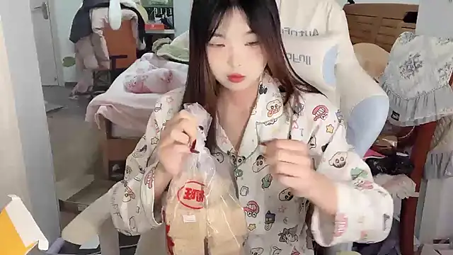 Akong11 online show from 12-23-25, 05:27