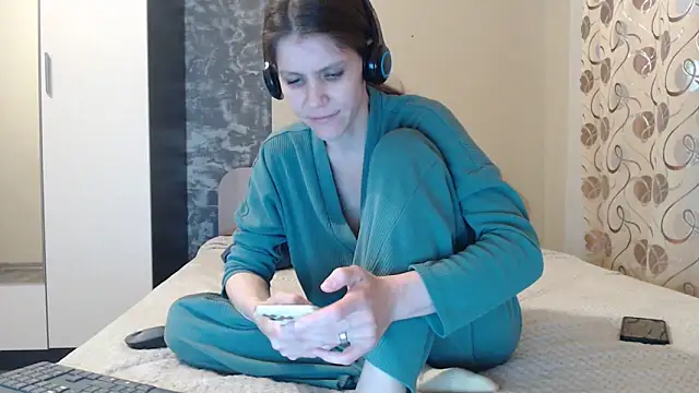 Snapshot of AdeleInfinity chatting on 10-07-25, 12:57 AdeleInfinity online show from 10-07-25, 12:57