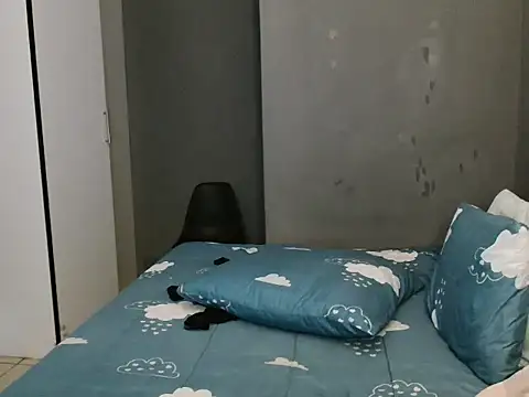 Lillyan N online show from 10-12-25, 05:28