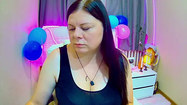 Snapshot of BritneyRaine chatting on 09-22-25, 12:07 BritneyRaine online show from 09-22-25, 12:07