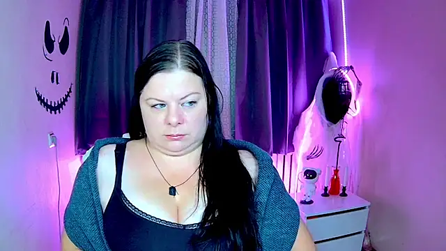 Snapshot of BritneyRaine chatting on 10-19-25, 06:14 BritneyRaine online show from 10-19-25, 06:14