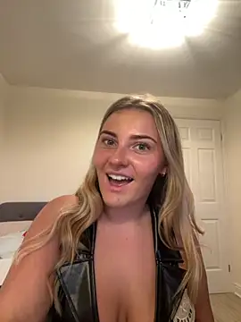 Sapphireroseee online show from 10-31-25, 04:52