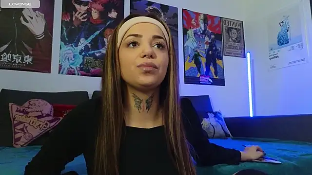 Snapshot of KiraQuinn1 chatting on 11-05-25, 04:29 KiraQuinn1 online show from 11-05-25, 04:29