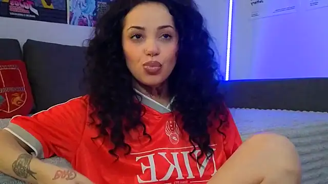 Snapshot of KiraQuinn1 chatting on 02-26-26, 04:50 KiraQuinn1 online show from 02-26-26, 04:50