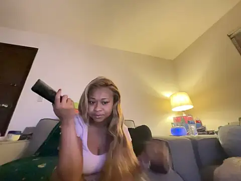 Snapshot of GoddessFatPuss chatting on 12-22-25, 04:09 GoddessFatPuss online show from 12-22-25, 04:09