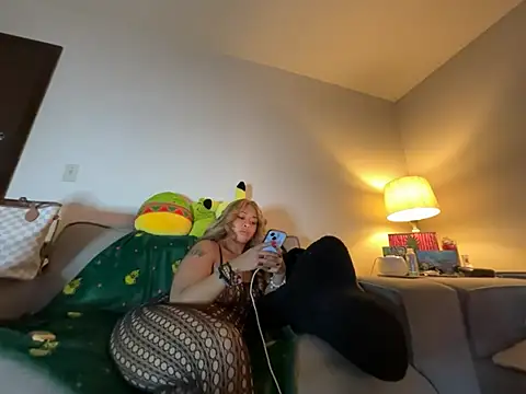 Snapshot of GoddessFatPuss chatting on 01-13-26, 01:55 GoddessFatPuss online show from 01-13-26, 01:55