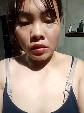 Snapshot of emilyzz chatting on 10-04-25, 12:58 emilyzz online show from 10-04-25, 12:58