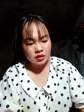 Snapshot of emilyzz chatting on 02-11-26, 03:22 emilyzz online show from 02-11-26, 03:22