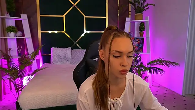 Snapshot of SweetAngellic chatting on 10-12-25, 02:27 SweetAngellic online show from 10-12-25, 02:27