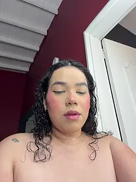 Snapshot of krisstenSantos chatting on 12-16-25, 12:43 krisstenSantos online show from 12-16-25, 12:43