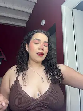 Snapshot of krisstenSantos chatting on 12-18-25, 12:33 krisstenSantos online show from 12-18-25, 12:33