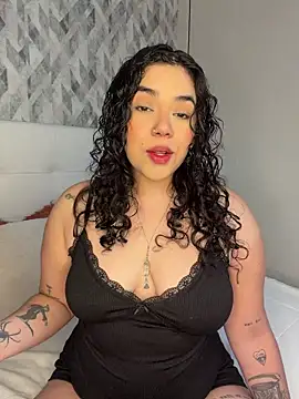 Snapshot of krisstenSantos chatting on 12-21-25, 03:41 krisstenSantos online show from 12-21-25, 03:41